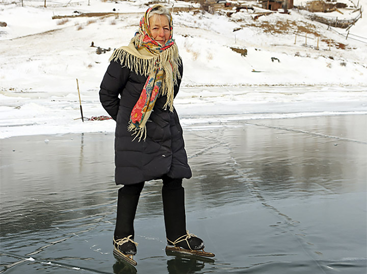 grandmother-skater-who-spends-her-gliding-across-lake-baikal