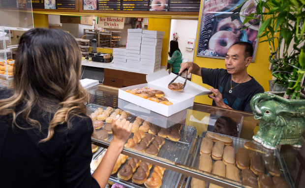 Customers-Buy-Out-All-Donuts-to-Help-the-Shop-Owner