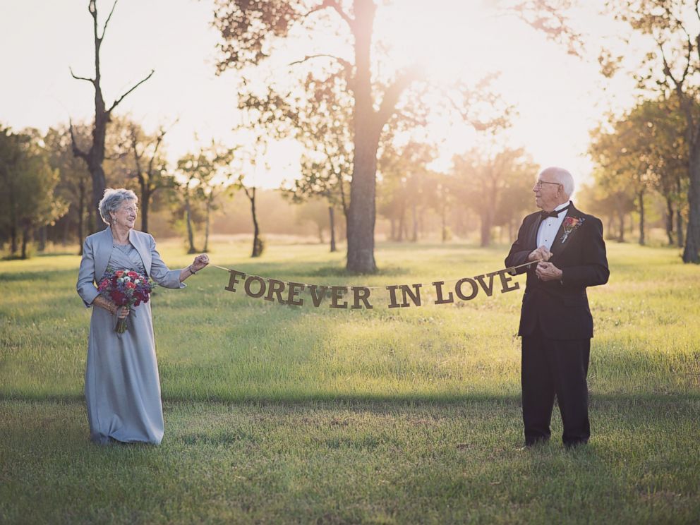 this-couple-waited-70-years-to-take-their-wedding-photos