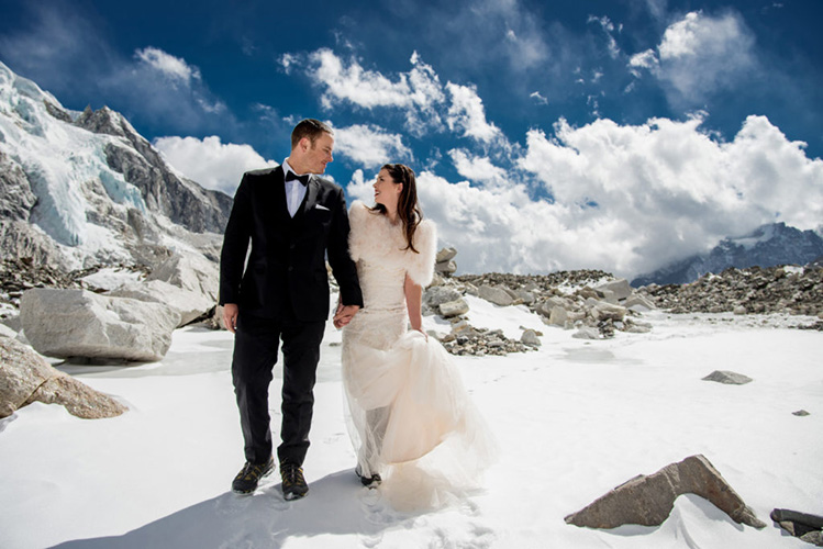 couple-gets-married-in-mt-everest-unbelievable