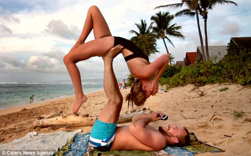 amazing-but-romantic-yoga-proposal-super-cute